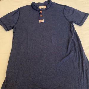 Hollister relaxed Henley t shirt. Size medium.